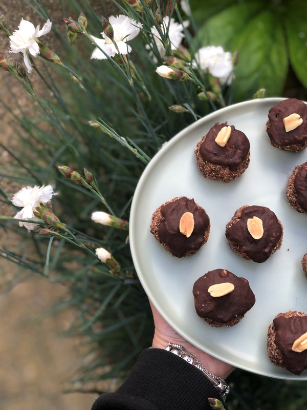 TIPS TO AVOID THE AFTERNOON SLUMP PLUS AN ENERGY-BOOSTING SNACK RECIPE